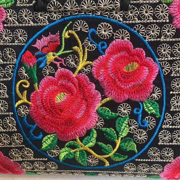 Mexican Style Colorful Floral Design Crossbody Purse - Picture 4 of 7
